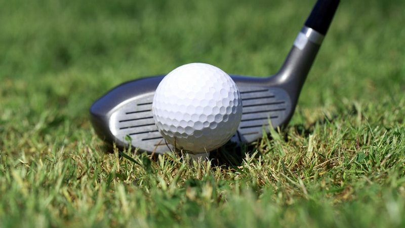 Ritten naar golfclub deels privé  