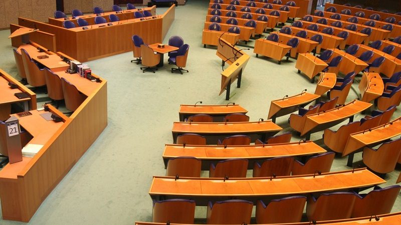 Tweede Kamer neemt wetsvoorstel vertraagde verhoging AOW-leeftijd aan  