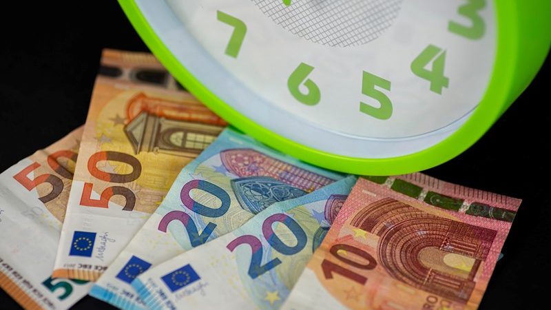 Opgave uitbetaalde bedragen aan derden bij toepassing verleggingsregeling btw  