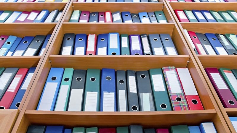 Moeten alle op de zaak betrekking hebbende stukken worden opgestuurd?  