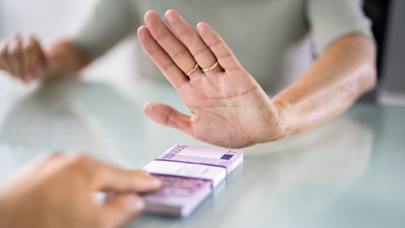 Geen acceptatieplicht contant geld voor de Belastingdienst  