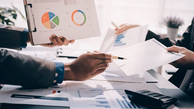 Recht op alle voordelen uit aandelen is aanmerkelijk belang  